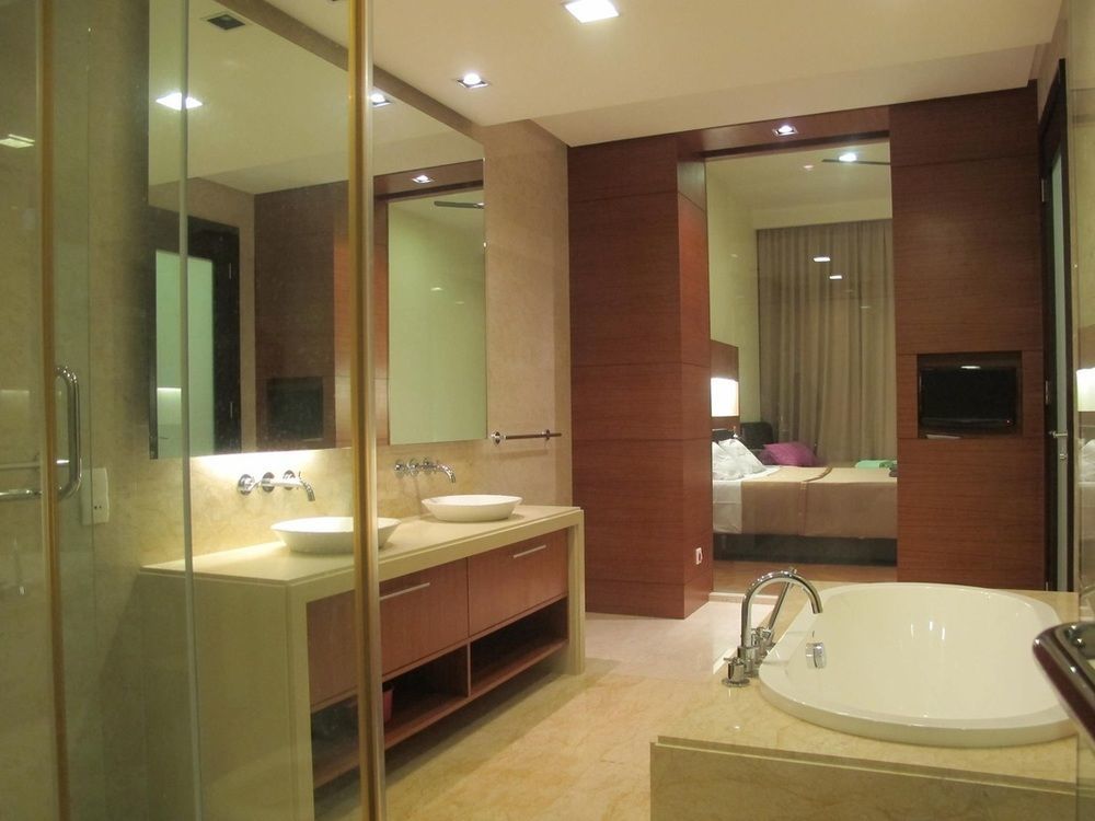 טנג'ונג בונגא Luxury Suites @ Straits Quay מראה חיצוני תמונה